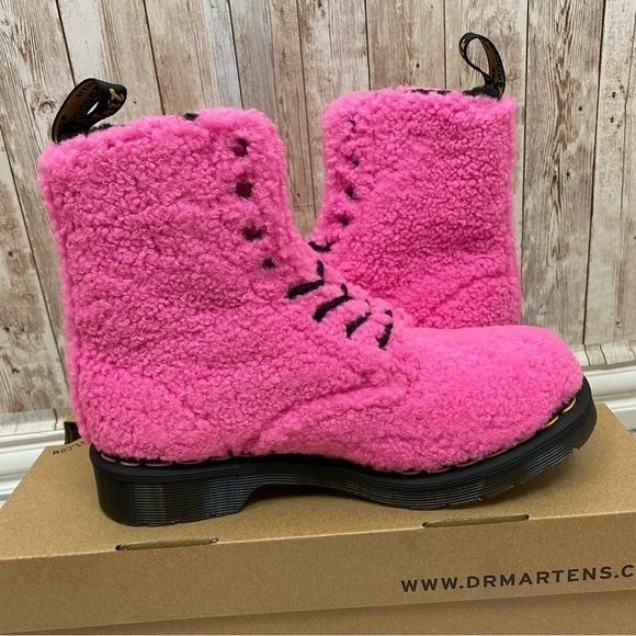 Dr. Martens 1460 Pascal Lux Borg Faux Fur Clash Pink Combat Boot Size 6‎ Women - Picture 7 of 12